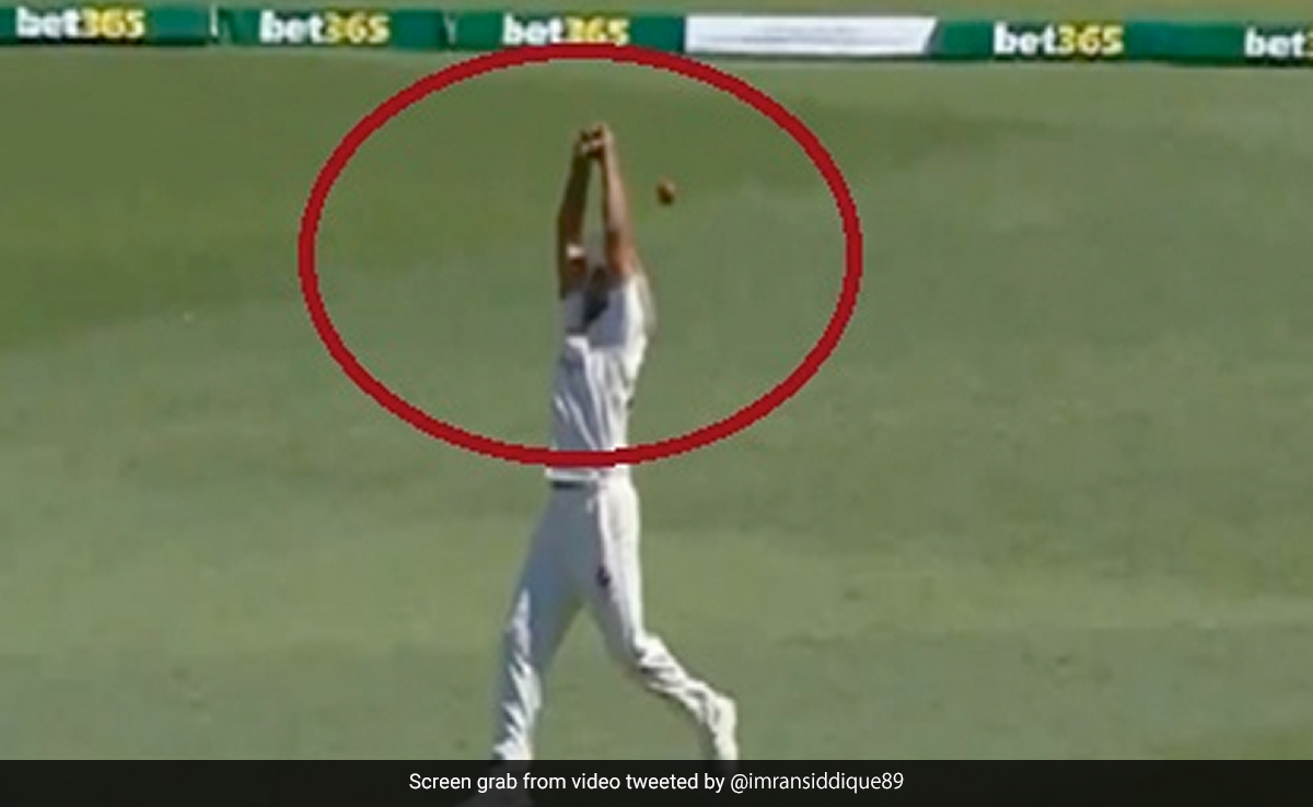 Video: पाकिस्तानी खिलाड़ी ने फिर से 'लड्डू' कैच टपका दिया, देखकर हंसी नहीं रूकेगी