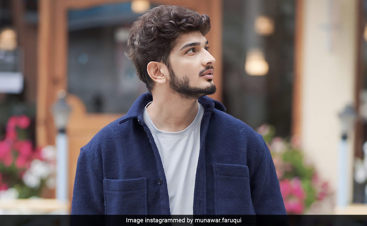 Munawar Faruqui: राजा वाली जिंदगी जीते हैं मुनव्वर फारूकी, बॉलीवुड स्टार जितनी है नेट वर्थ, लाखों में है एक शो की कमाई