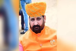 Sukhdev Singh Gogamedi Murder News: दिनदहाड़े करणी सेना चीफ की हत्या की इनसाइड स्टोरी Sukhdev Singh Gogamedi Murder News: दिनदहाड़े करणी सेना चीफ की हत्या की इनसाइड स्टोरी