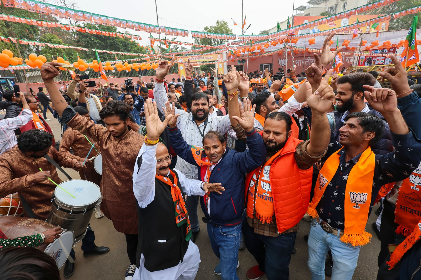 Assembly Election result 2023: बाबा बालकनाथ की तिजारा सहित अलवर की सभी 11 सीटों के रिजल्ट का ब्योरा, कौन जीता कौन हारा Assembly Election result 2023: बाबा बालकनाथ की तिजारा सहित अलवर की सभी 11 सीटों के रिजल्ट का ब्योरा, कौन जीता कौन हारा