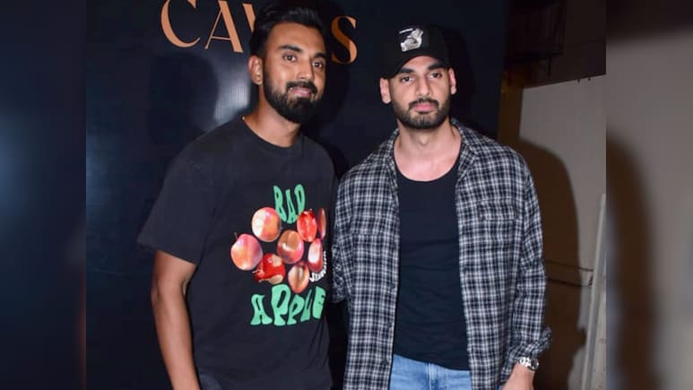 जीजा KL Rahul के साथ अहान शेट्टी का क्लासी ब्&zwj;लैक एंड व्&zwj;हाइट फोटोशूट, स्टाइल देख बन जाएंगे फैन