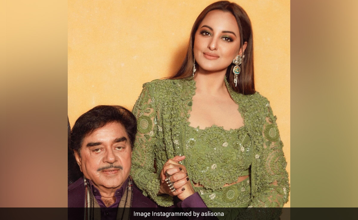 To Dad Shatrughan Sinha, Birthday Wishes From Daughter Sonakshi: "King Of Kings"