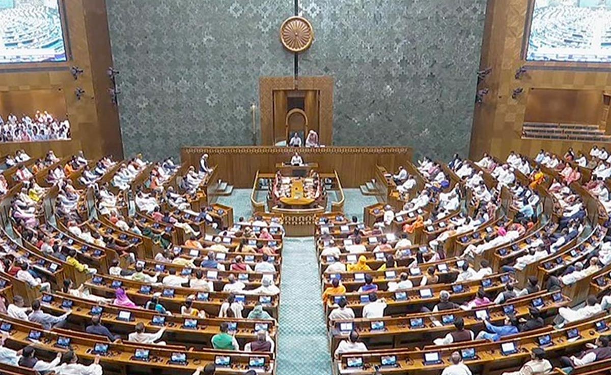 शीतकालीन सत्र 2023: 49 विपक्षी सांसदों को फिर किया गया निलंबित, इस सत्र में अब तक 141 सांसद हुए सस्पेंड