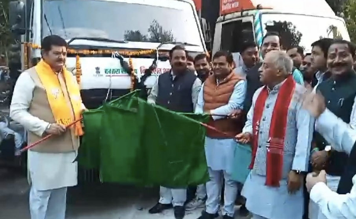 ग्वालियर-चंबल में रवाना हुए 44 विकसित भारत संकल्प यात्रा रथ, रोज 10 हजार की आबादी को करेंगे कवर