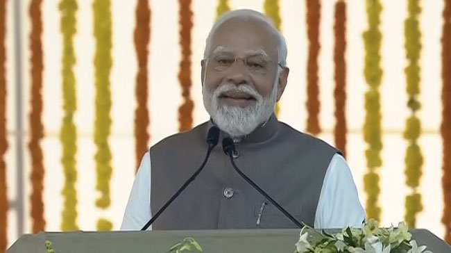 "मोदी की गारंटी पहले से जानते हैं सूरतवासी" : डायमंड बोर्स के उद्घाटन पर PM मोदी