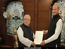 अशोक गहलोत ने मुख्यमंत्री पद से दिया इस्तीफा, राजस्थान में BJP को बहुमत अशोक गहलोत ने मुख्यमंत्री पद से दिया इस्तीफा, राजस्थान में BJP को बहुमत