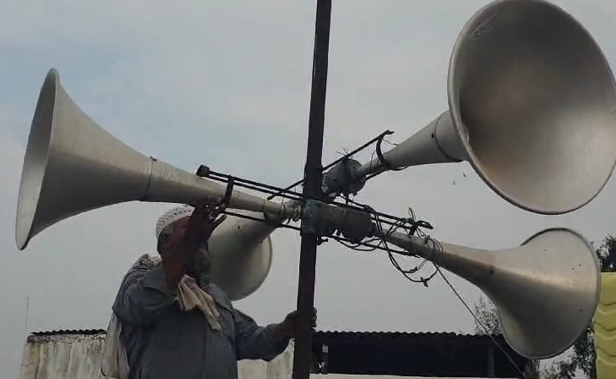 MP में दिख रहा CM के आदेश का असर, लोगों ने धार्मिक संस्थाओं से खुद उतारे लाउड स्पीकर