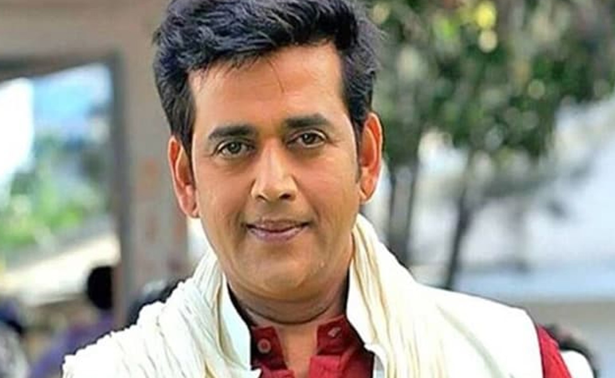 Bollywood News : राम मंदिर प्राण प्रतिष्ठा से पहले रवि किशन का नया गाना हुआ रिलीज, अक्षरा सिंह भी नहीं रहीं पीछे...