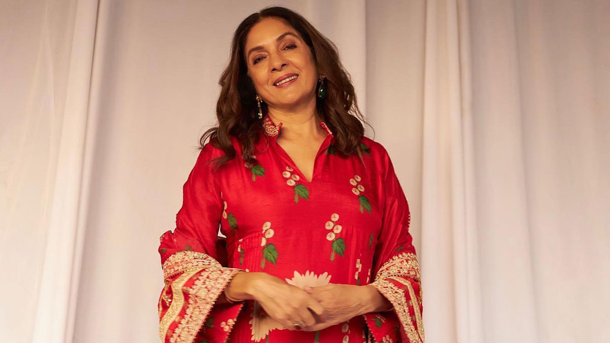 "It's Very Nice" - Neena Gupta Enjoys Homemade Puri-Sabzi On Her Flight
