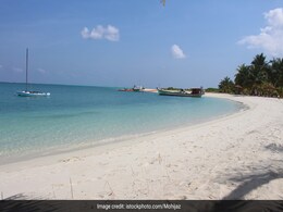 लक्षद्वीप जाने का बना रहे हैं प्लान तो जरूर घूमकर आएं इन 5 जगहों पर, विदेशों से भी ज्यादा सुंदर हैं ये डेस्टिनेशंस  लक्षद्वीप जाने का बना रहे हैं प्लान तो जरूर घूमकर आएं इन 5 जगहों पर, विदेशों से भी ज्यादा सुंदर हैं ये डेस्टिनेशंस