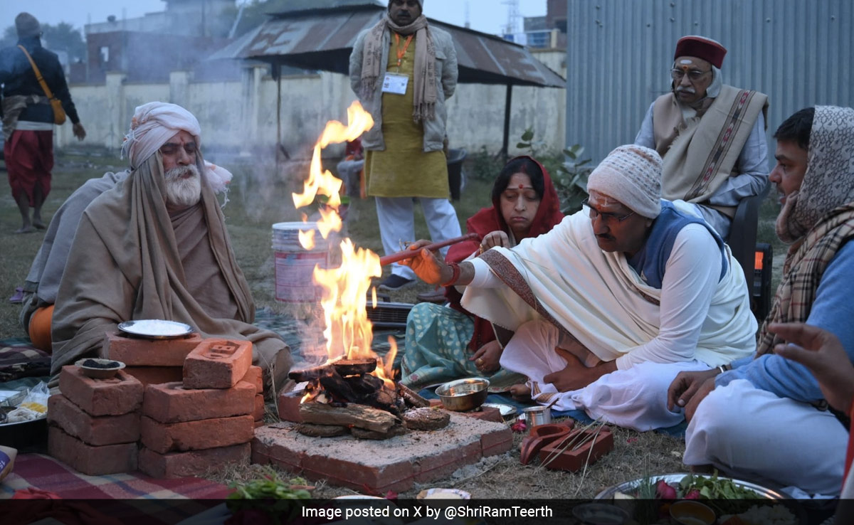 अयोध्या: राम मंदिर में प्राण प्रतिष्ठा से पहले के अनुष्ठानों के तहत दूसरे दिन ‘कलश पूजन’ किया गया