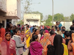 कोरिया में महतारी वंदन योजना की उड़ी अफवाह, खाता खुलवाने के लिए उमड़ी महिलाओं की भीड़