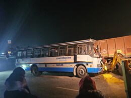 टोंक में बड़ा हादसाः खड़े ट्राले में जा घुसी रोडवेज बस, महिला कांस्टेबल सहित दो की दर्दनाक मौत टोंक में बड़ा हादसाः खड़े ट्राले में जा घुसी रोडवेज बस, महिला कांस्टेबल सहित दो की दर्दनाक मौत