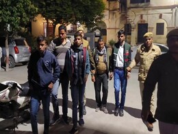 Rajasthan: उदयपुर में फर्जी सीबीआई ऑफिसर बनकर सर्किट हाउस में कमरा लेने वाला शातिर गिरफ्तार Rajasthan: उदयपुर में फर्जी सीबीआई ऑफिसर बनकर सर्किट हाउस में कमरा लेने वाला शातिर गिरफ्तार
