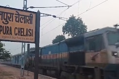 देश का पहला ऐसा रेलवे स्टेशन जिसे ग्रामीणों ने अपने खर्च से बनाया! देश का पहला ऐसा रेलवे स्टेशन जिसे ग्रामीणों ने अपने खर्च से बनाया!