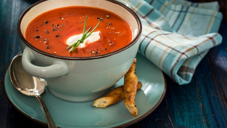 Warm Up With Soup: 7 दिन तक लगातार टमाटर का सूप पीने से क्या होगा, किन लोगों को करना चाहिए इसका सेवन