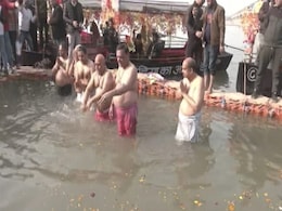 अयोध्या पहुंचे कांग्रेस के कई नेता, सरयू नदी में लगाई डुबकी; रामलला का किया दर्शन अयोध्या पहुंचे कांग्रेस के कई नेता, सरयू नदी में लगाई डुबकी; रामलला का किया दर्शन