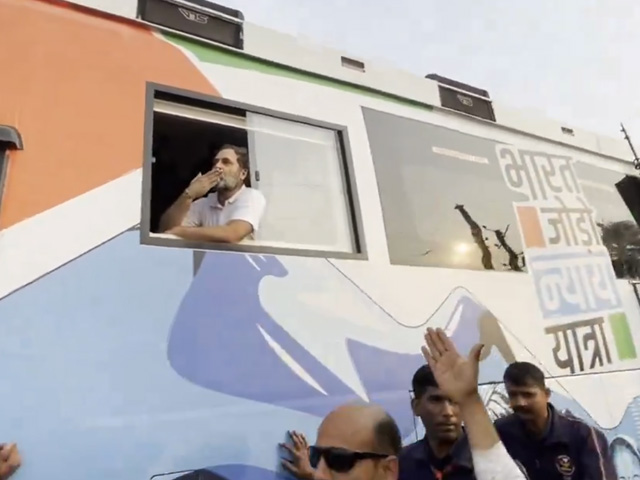 Video: Rahul Gandhi's Flying Kisses For Assam Crowd Shouting "Modi, Modi"