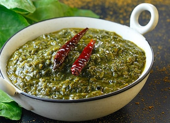Palak + Black Chana = The Cosy Curry You Need This Winter Palak + Black Chana = The Cosy Curry You Need This Winter