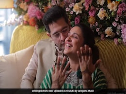 परिणीति चोपड़ा-राघव चड्ढा की शादी के अनसीन पलों का आ गया पूरा वीडियो, फैंस बोले- इसी का था इंतजार परिणीति चोपड़ा-राघव चड्ढा की शादी के अनसीन पलों का आ गया पूरा वीडियो, फैंस बोले- इसी का था इंतजार