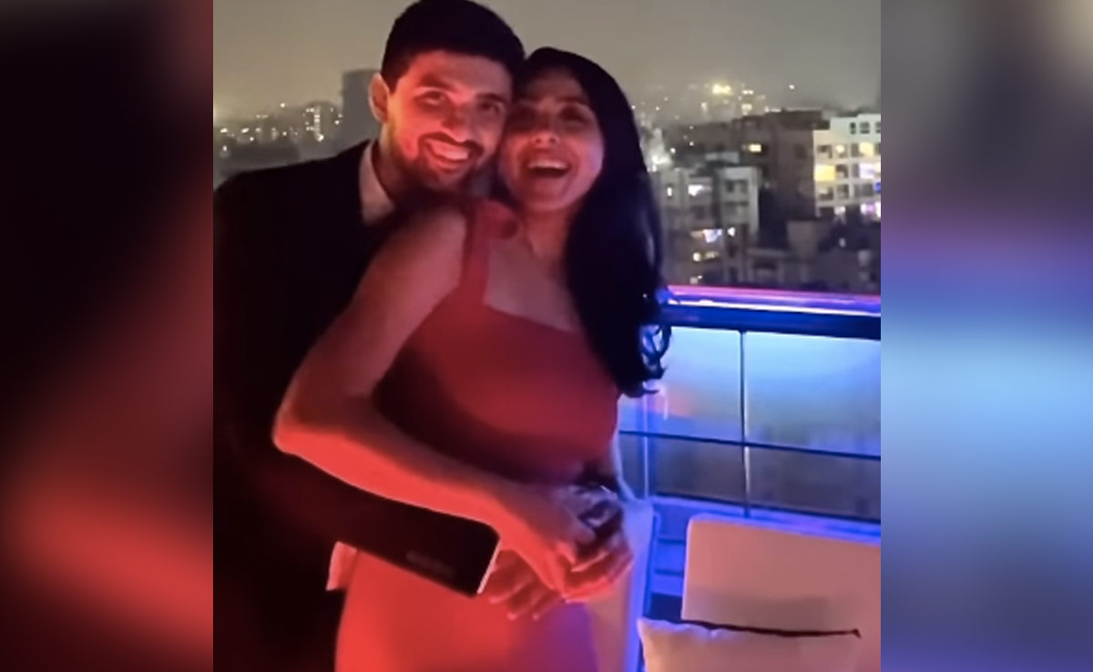 <i>Taarak Mehta Ka Oolta Chashmah</i> Star Jheel Mehta Gets Engaged To Her Boyfriend Aditya. See Proposal Video