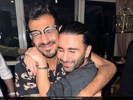 "<i>Kis Line Mai Aa Gaye Aap</i>": Internet Reacts To Yuzvendra Chahal's Picture With Social Media Sensation Orry "<i>Kis Line Mai Aa Gaye Aap</i>": Internet Reacts To Yuzvendra Chahal's Picture With Social Media Sensation Orry