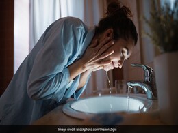 रात के समय भी जरूरी है त्वचा का ख्याल रखना, जानिए कौनसे स्किन केयर स्टेप्स करने चाहिए फॉलो  रात के समय भी जरूरी है त्वचा का ख्याल रखना, जानिए कौनसे स्किन केयर स्टेप्स करने चाहिए फॉलो