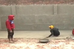 राम जन्मभूमि के करीब रहने वाले नूर आलम के घर में खास तैयारियां राम जन्मभूमि के करीब रहने वाले नूर आलम के घर में खास तैयारियां