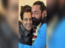 धर्मेंद्र ने नातिन की शादी में किया 'यमला-पगला दीवाना' पर डांस तो बेटे बॉबी देओल भी हो गए 'जमाल कुडू' पर शुरू धर्मेंद्र ने नातिन की शादी में किया 'यमला-पगला दीवाना' पर डांस तो बेटे बॉबी देओल भी हो गए 'जमाल कुडू' पर शुरू