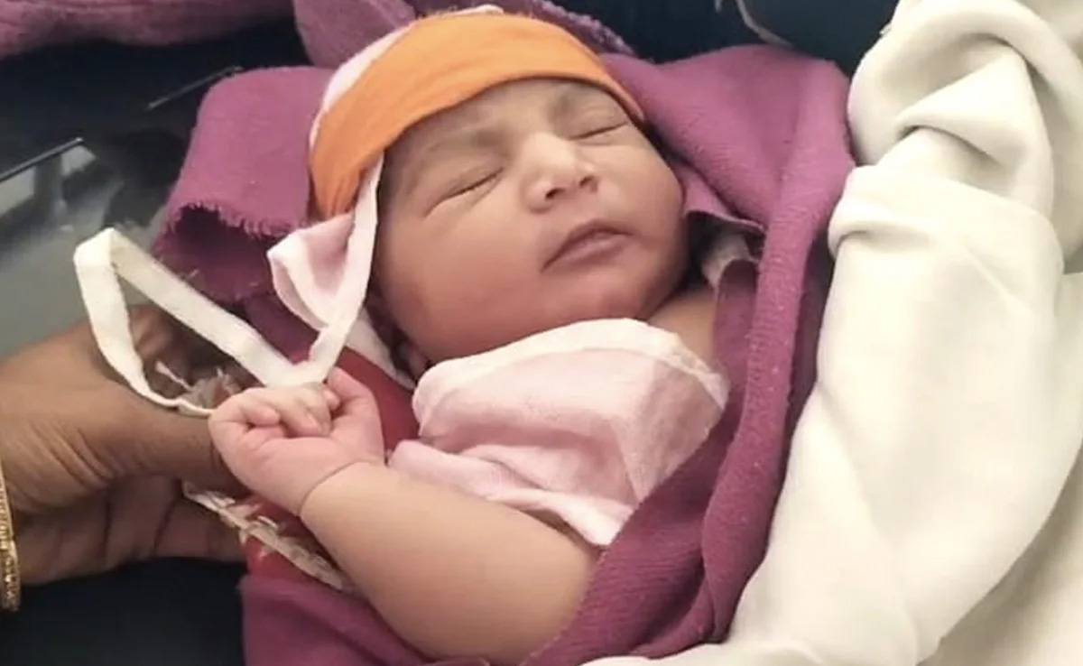 Ram Mandir Pran Pratishtha Day: 47 'नन्हे राम' और 'नन्ही सिया' ने लिया जन्म, माता-पिता ने कही ये बड़ी बात Ram Mandir Pran Pratishtha Day: 47 'नन्हे राम' और 'नन्ही सिया' ने लिया जन्म, माता-पिता ने कही ये बड़ी बात