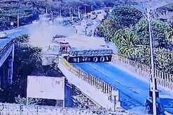 4 Killed In Freak Vehicle Collision In Tamil Nadu, CCTV Captures Horror 4 Killed In Freak Vehicle Collision In Tamil Nadu, CCTV Captures Horror