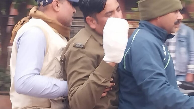 राइफल की सफाई कर रहा था धौलपुर स्टेशन पर तैनात आरपीएफ जवान, अचानक चल गई गोली...फिर