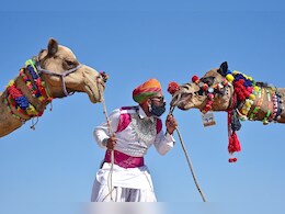 अंतर्राष्ट्रीय ऊंट महोत्सव का आखिरी दिन आज, सेलिब्रिटी सिंगर के गीतों से गूंजा रेगिस्तान अंतर्राष्ट्रीय ऊंट महोत्सव का आखिरी दिन आज, सेलिब्रिटी सिंगर के गीतों से गूंजा रेगिस्तान