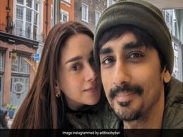 Aditi Rao Hydari And Siddharth Suryanarayan's New Year Selfie Is All Hearts As They Serve Couple Goals Aditi Rao Hydari And Siddharth Suryanarayan's New Year Selfie Is All Hearts As They Serve Couple Goals