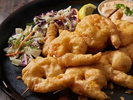 Beer Batter Prawns That Will Make Your Guests Go 'Wow' On A Weeknight! (Recipe Inside)