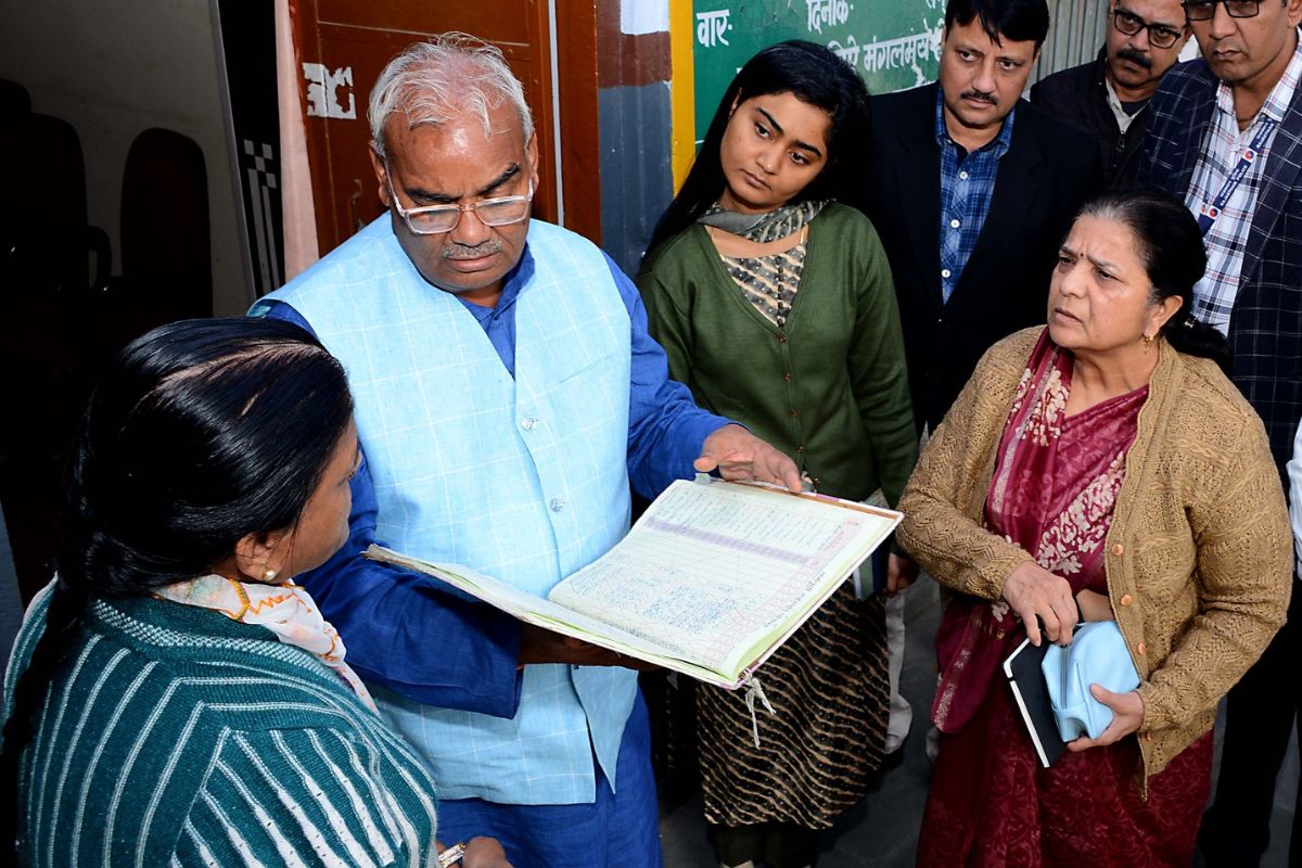 हिजाब मामलाः प्रधानाचार्य, अतिरिक्त ब्लॉक शिक्षा अधिकारी और व्याख्यता को किया गया एपीओ