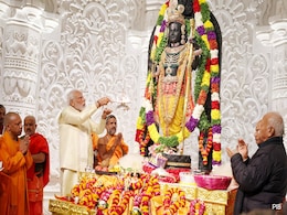 राम मंदिर पर कैबिनेट ने दी PM मोदी को बधाई, मंत्रियों ने सम्मान में खड़े होकर बजाई ताली राम मंदिर पर कैबिनेट ने दी PM मोदी को बधाई, मंत्रियों ने सम्मान में खड़े होकर बजाई ताली