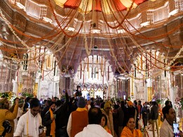 अयोध्या में रामलला के दर्शन के लिए उमड़ी भीड़, टाइमिंग से लेकर व्यवस्था तक जानें सबकुछ अयोध्या में रामलला के दर्शन के लिए उमड़ी भीड़, टाइमिंग से लेकर व्यवस्था तक जानें सबकुछ