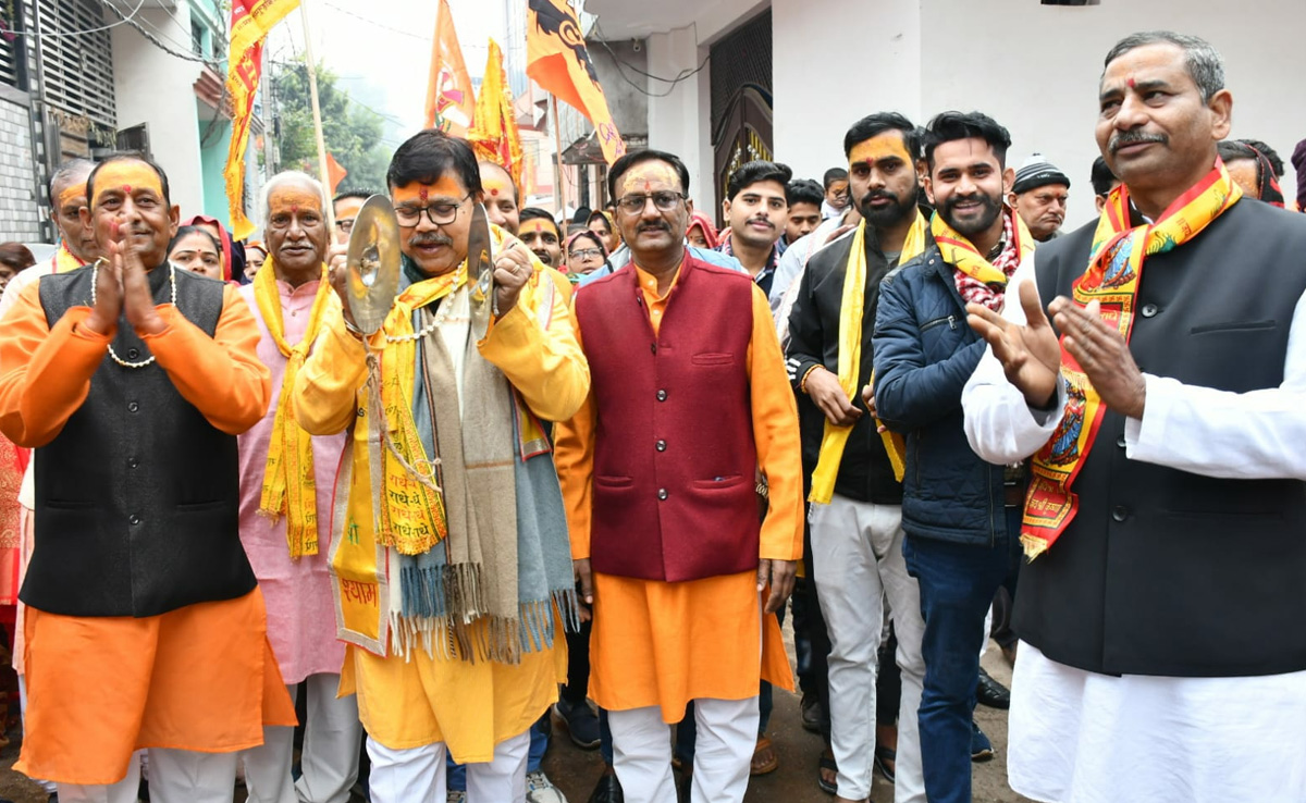 ग्वालियर में श्रीराम की भक्ति में लीन दिखे ऊर्जामंत्री प्रद्युम्न सिंह तोमर...शोभायात्रा में रहे सबसे आगे, किया सड़क पर डांस
