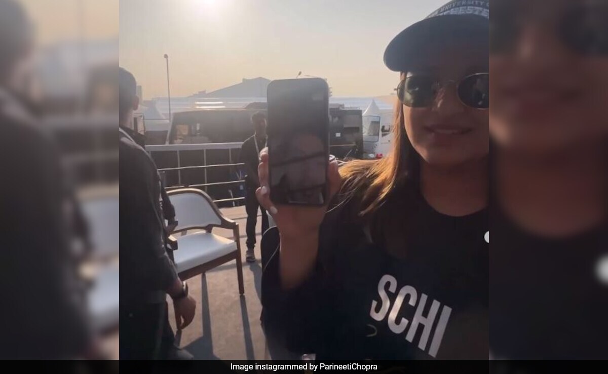 When Raghav Chadha Called Parineeti Chopra To "Calm Her Nerves" Before She Performed On Stage