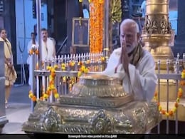 PM Modi Offers Prayers At Lord Krishna Temple In Kerala's Guruvayur PM Modi Offers Prayers At Lord Krishna Temple In Kerala's Guruvayur