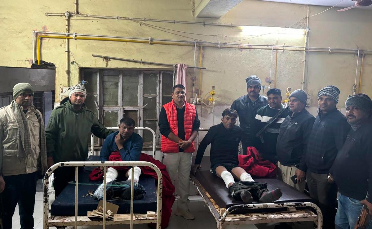 धौलपुर में पुलिस और डकैतों के बीच मुठभेड़, 25-25 हजार रुपए के दो इनामी बदमाशों को जंगल से दबोचा