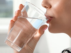 नोएडा में बह रहा धीमा जहर, लाखों लोग पी रहे रसायनों से भरा पानी, इन 4 बीमारियों का बढ़ा खतरा