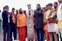 अयोध्या में इस साधु बाबा ने दिखाई अपनी अद्भुत योग शक्ति अयोध्या में इस साधु बाबा ने दिखाई अपनी अद्भुत योग शक्ति