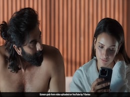 'एनिमल' फिल्म में तृप्ति डिमरी संग इंटिमेट सीन करने से डर रहे थे रणबीर कपूर, फिर पत्नी आलिया भट्ट ऐसे की मदद 'एनिमल' फिल्म में तृप्ति डिमरी संग इंटिमेट सीन करने से डर रहे थे रणबीर कपूर, फिर पत्नी आलिया भट्ट ऐसे की मदद