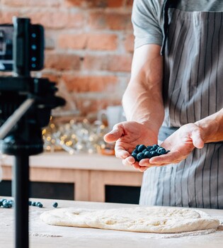 Top 6 Types Of Food Videos You Should Stay Away From - Expert Highlights