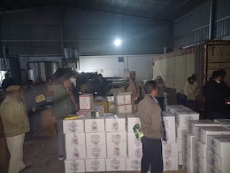 जोधपुर में सड़े तेल और क्रीम से घी बनाने वाली फैक्ट्री का भंडाफोड़, साढे 7 हजार लीटर घी बरामद जोधपुर में सड़े तेल और क्रीम से घी बनाने वाली फैक्ट्री का भंडाफोड़, साढे 7 हजार लीटर घी बरामद