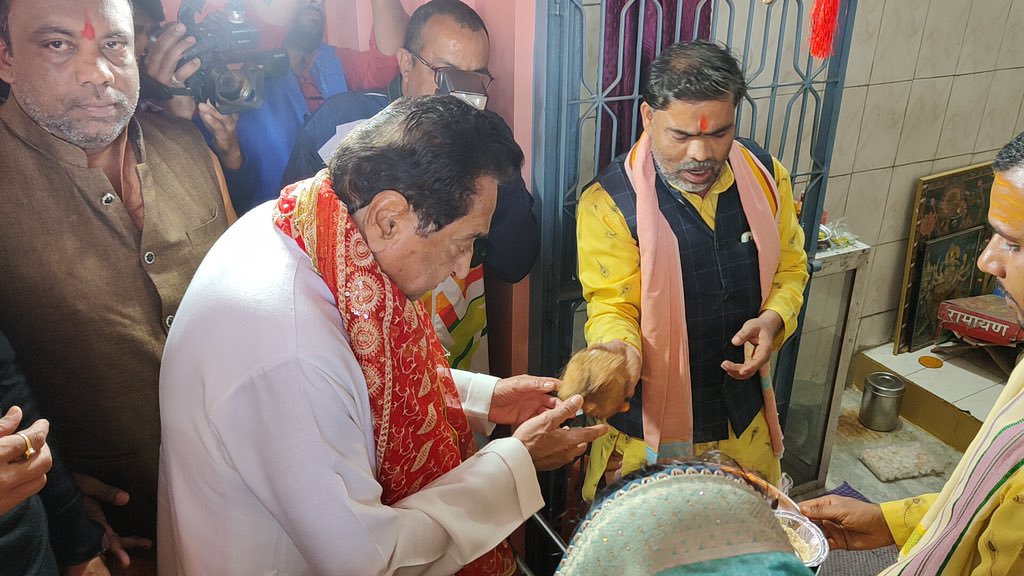 धर्म को राजनीति से ना जोड़ें... दिग्विजय के भाई की नसीहत पर कमलनाथ ने दिया जवाब