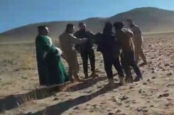 Video: Ladakh Nomads Grazing Sheep Argue With Chinese Soldiers Near LAC Video: Ladakh Nomads Grazing Sheep Argue With Chinese Soldiers Near LAC