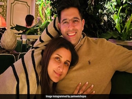 पति राघव चड्ढा के साथ परिणीति चोपड़ा ने सेलिब्रेट किया न्यू ईयर, शेयर कीं 2024 की पहली PHOTOS  पति राघव चड्ढा के साथ परिणीति चोपड़ा ने सेलिब्रेट किया न्यू ईयर, शेयर कीं 2024 की पहली PHOTOS